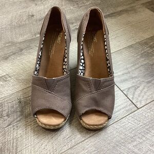 TOMS Wedge Espadrilles Open Toe Size 6